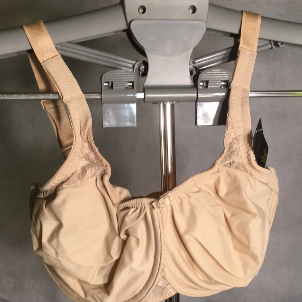 Wacoal 32DDD nude underwire bra